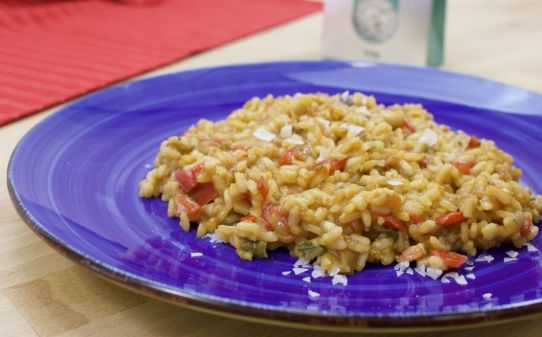 Arròs ecològic amb gambes, calamars i sal amb algues