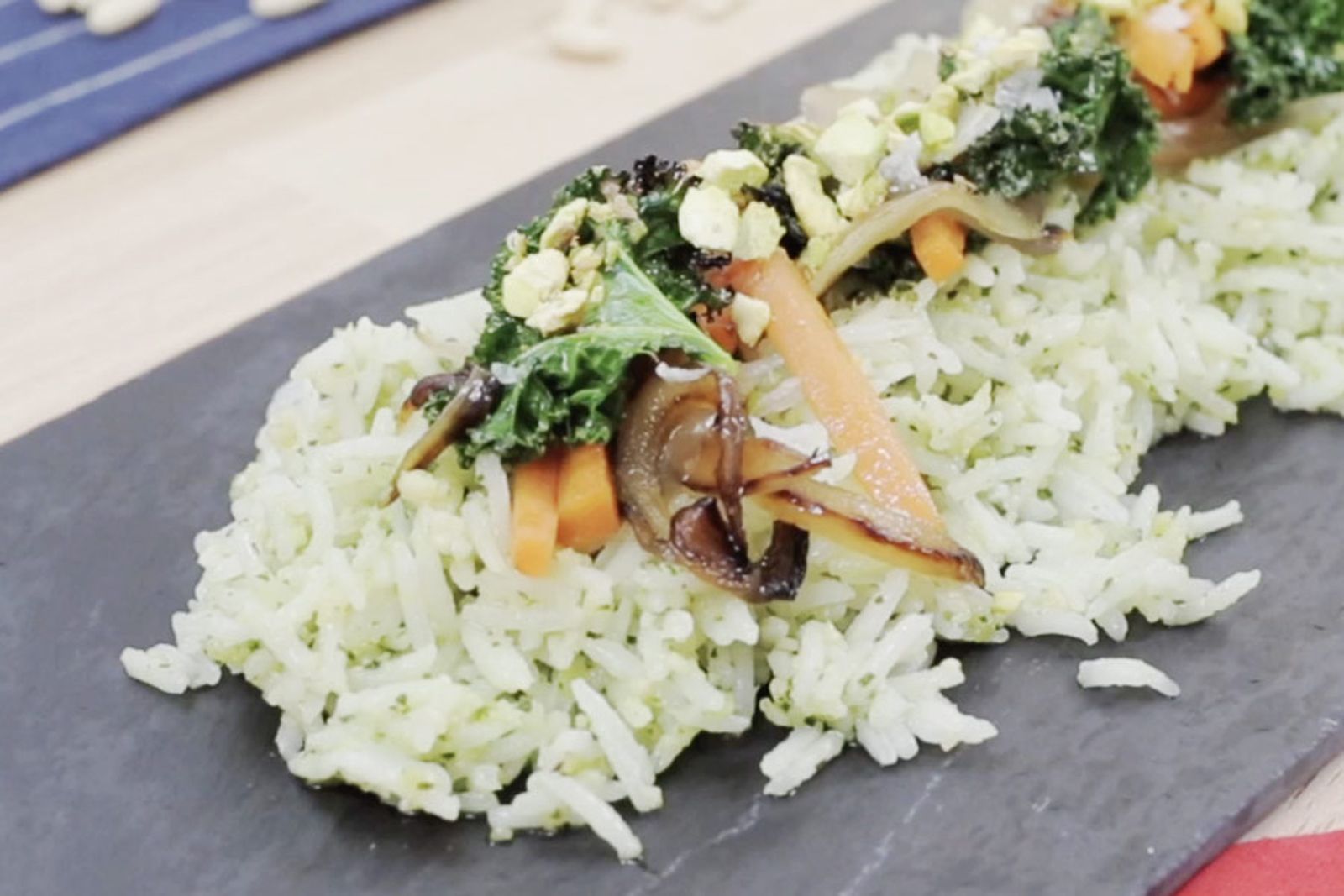 Arròs basmati amb pesto i saltat de col kale