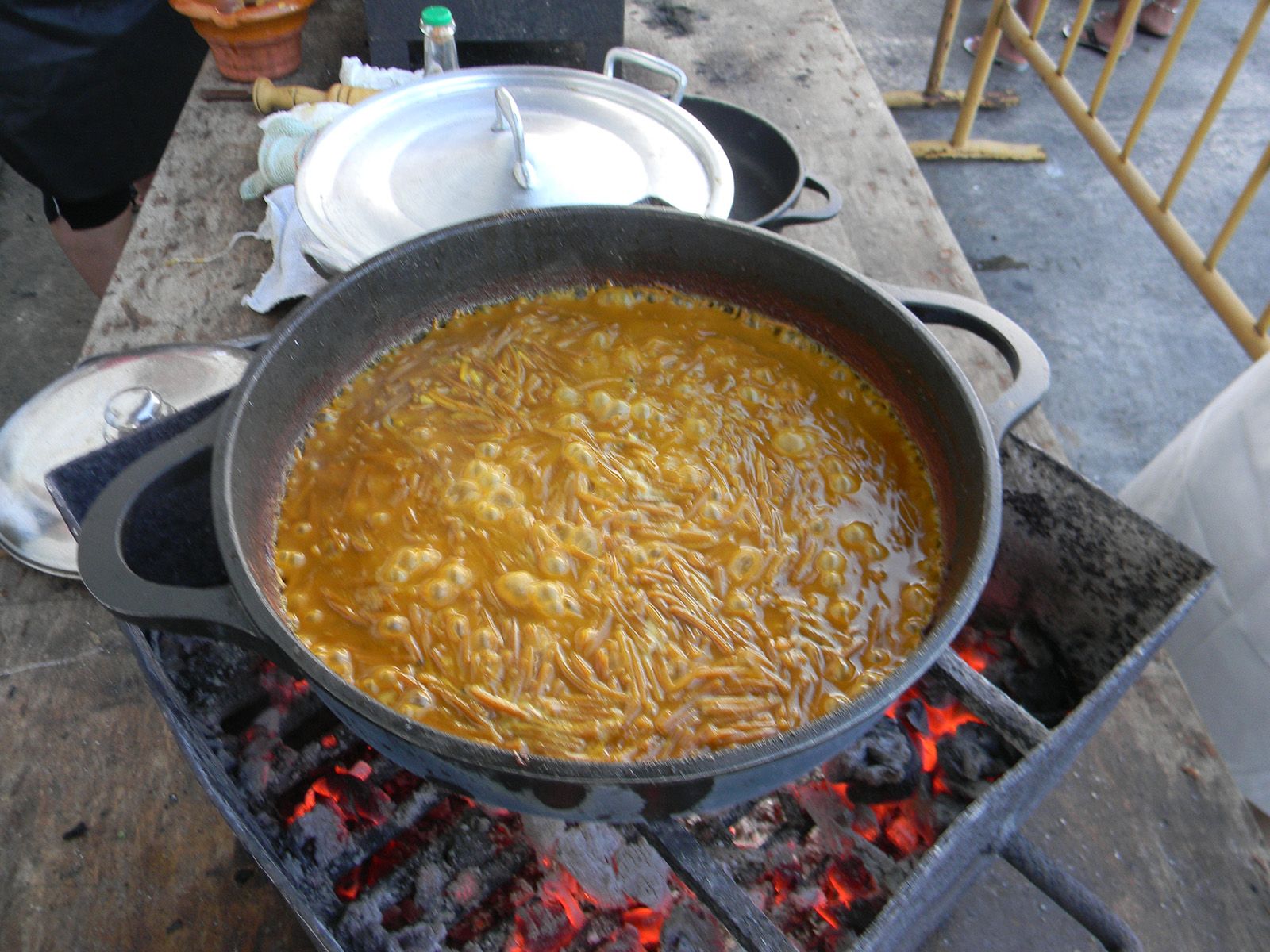 Fideus rossejats