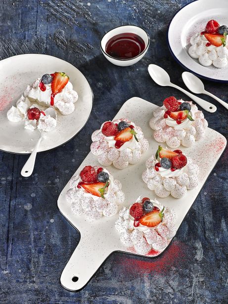 Pavlova de frutas rojas