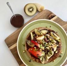 'Pancakes' de civada, plàtan i kiwi