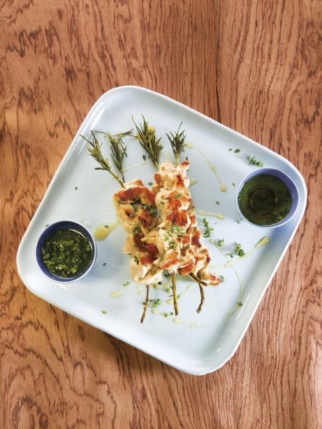 Broquetes de pollastre amb herbes