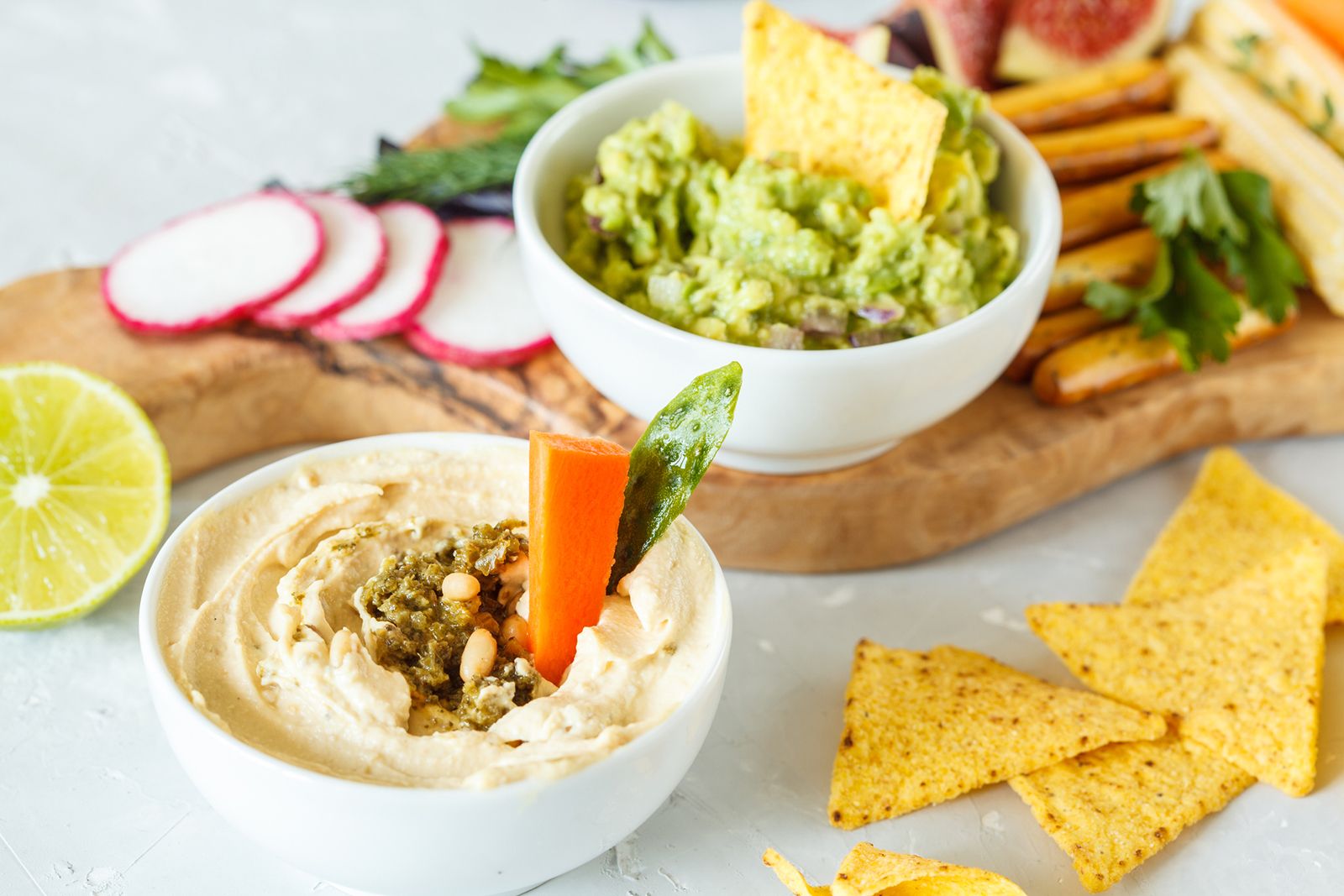 Hummus i guacamole
