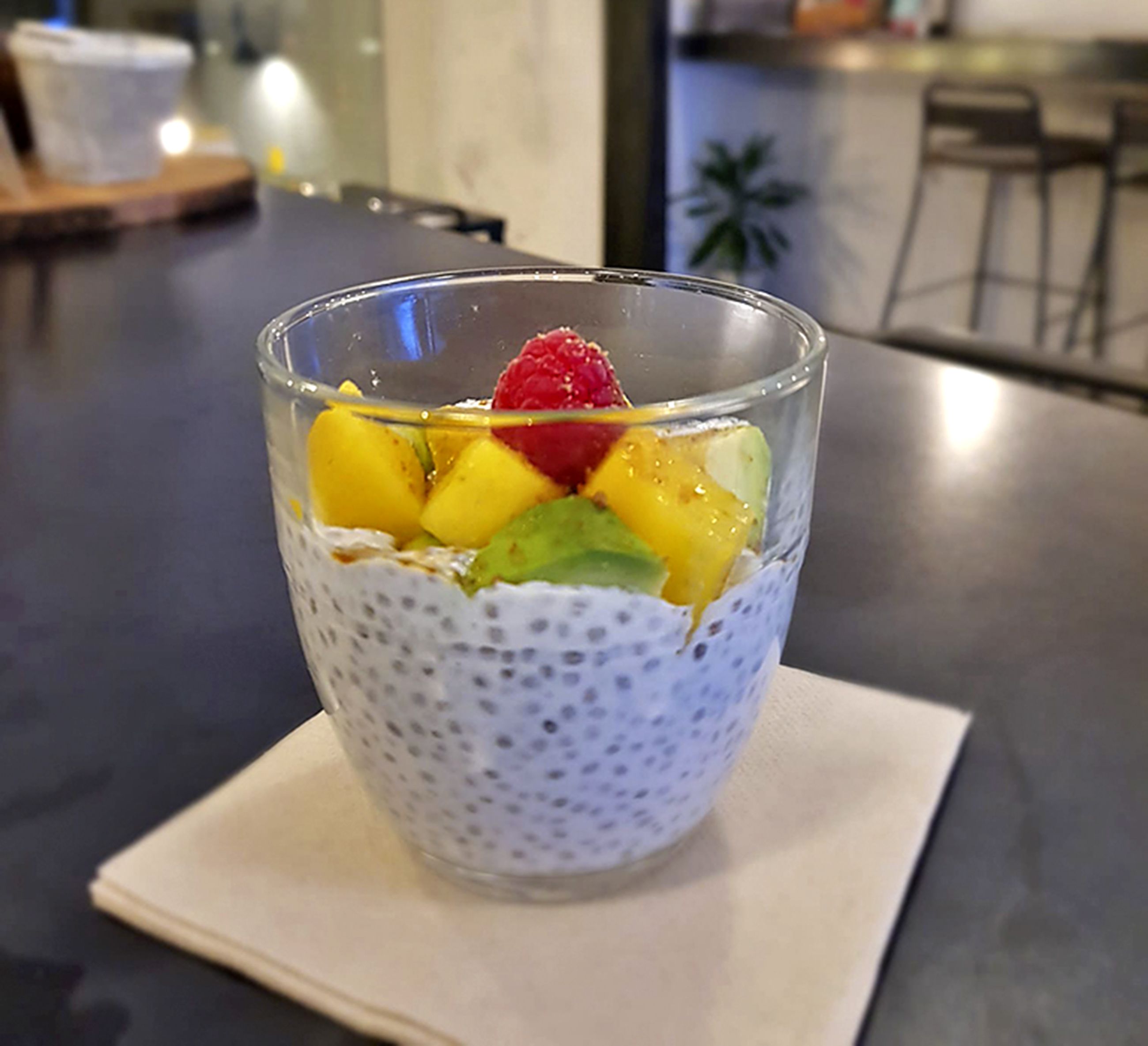 Coco xia púding, mango, alvocat i gelatina de iuzu