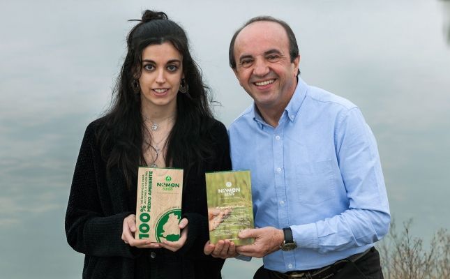 Noelia Medina i José Luis Gallego amb el nou arròs Nomen