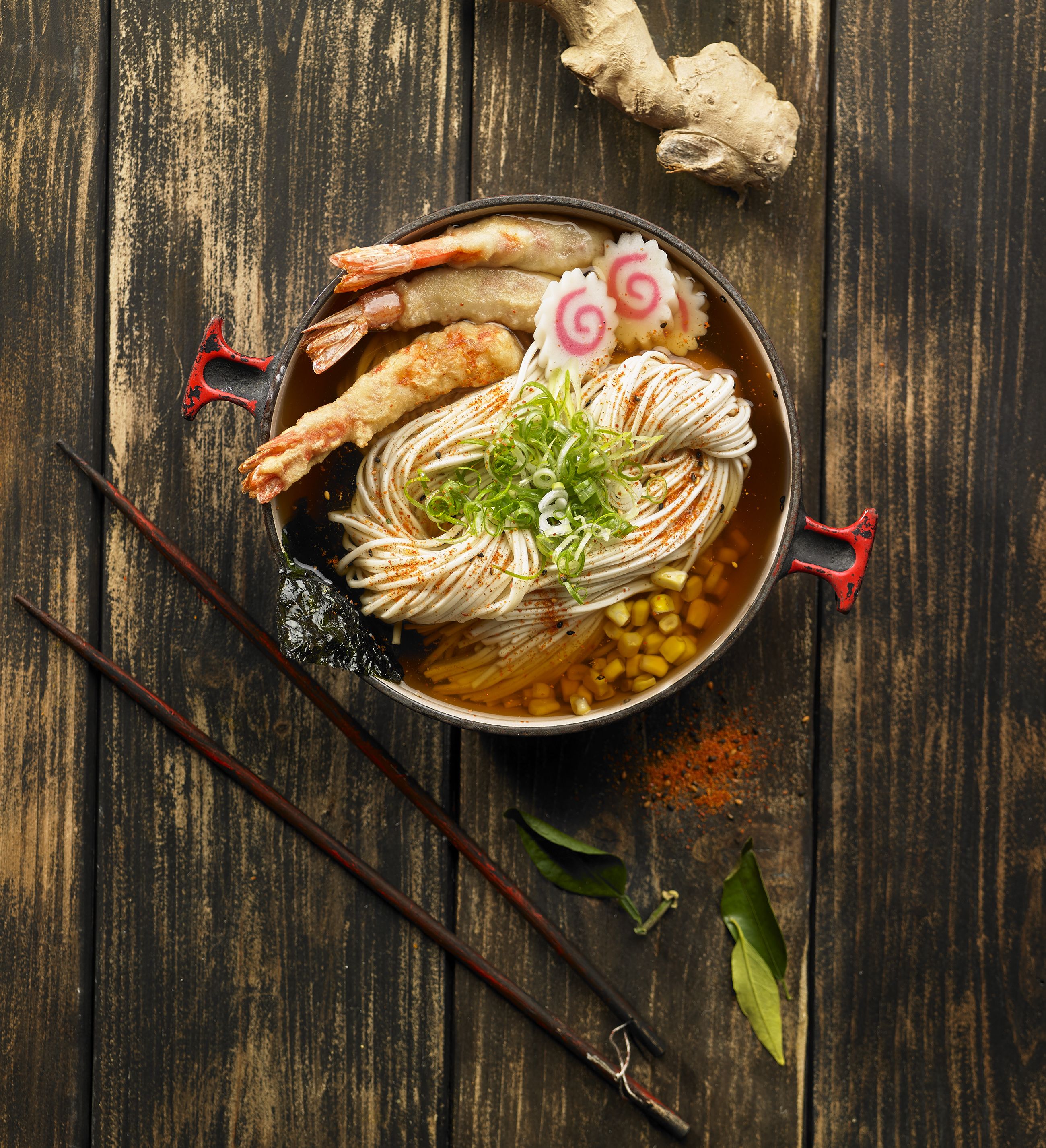 Ramen de dashi amb tempura de gambes
