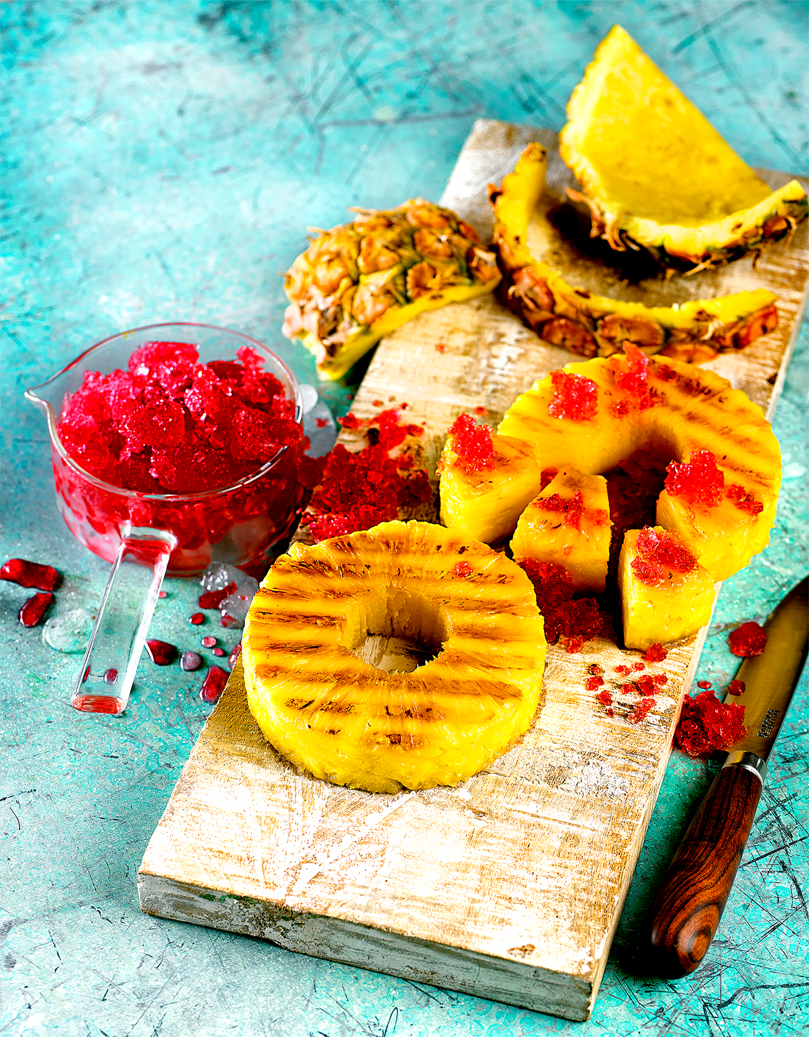 Pinya a la planxa amb granissat d'hibisc