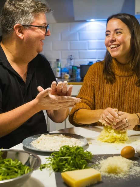 Ñoquis con pesto de rúcula