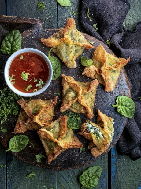 'Wontons' cruixents farcits d'espinacs i carxofes