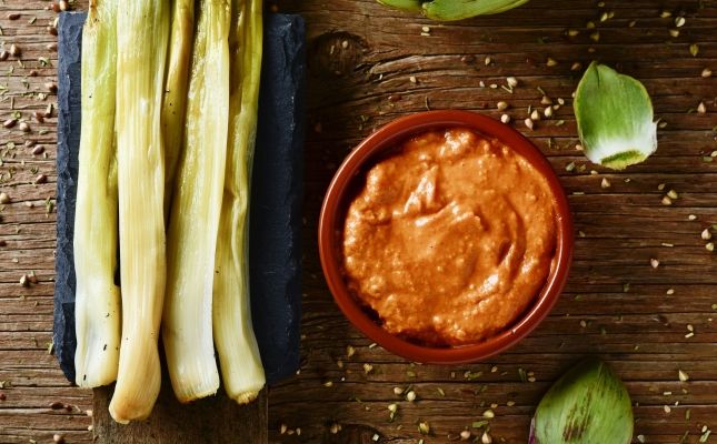 Calçots i salsa